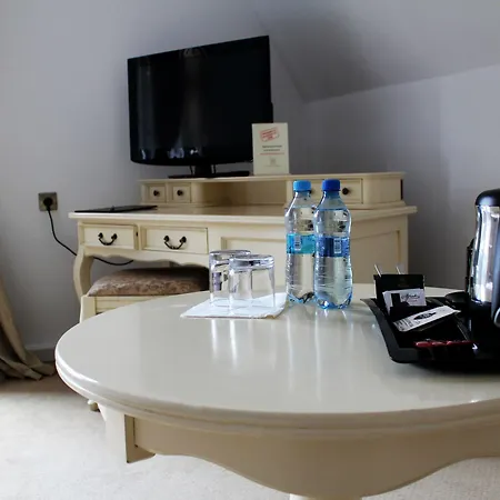 Szrenicowy Dwor 3* شكلارسكا بوريبا