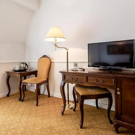 Szrenicowy Dwor 3* شكلارسكا بوريبا